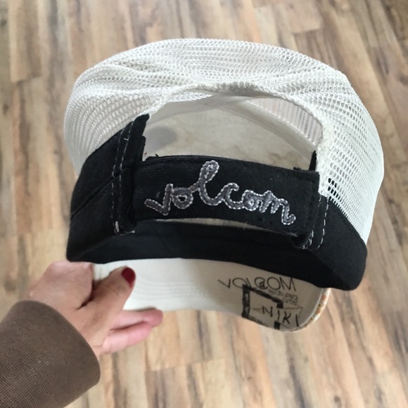 Volcom hat Velcro - Picture 5 of 5